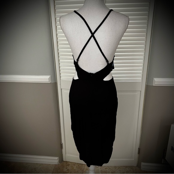 NWOT Cleobella Floral Embroidered Cutout Summer Dress Medium Adjustable Straps - Picture 6 of 12